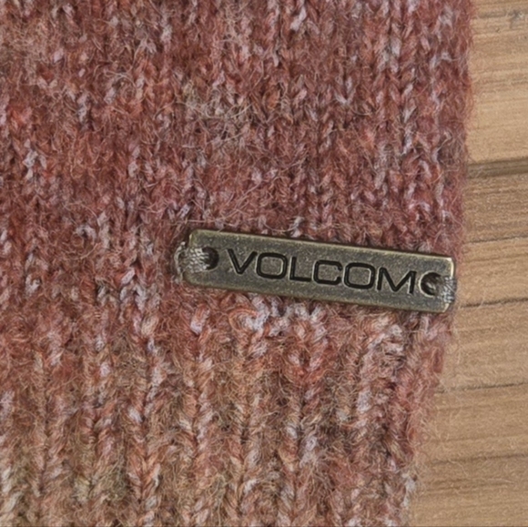 Volcum Hooded Sweater - Picture 4 of 6